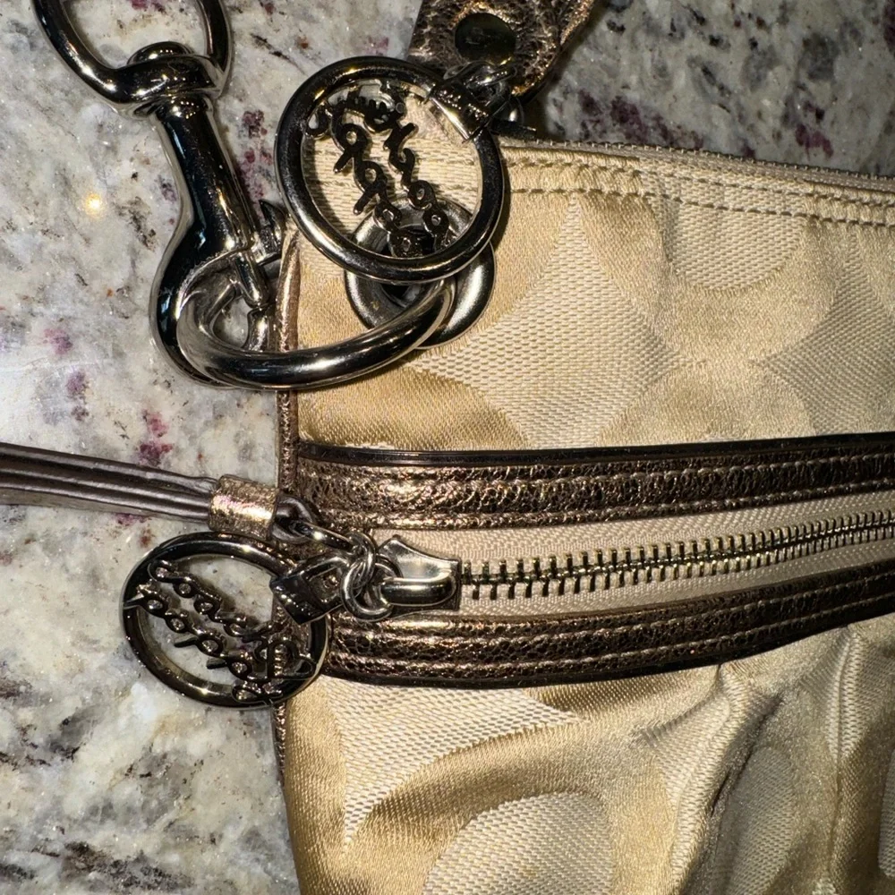 Coach Poppy Crossbody Purse - Picture 5 of 12